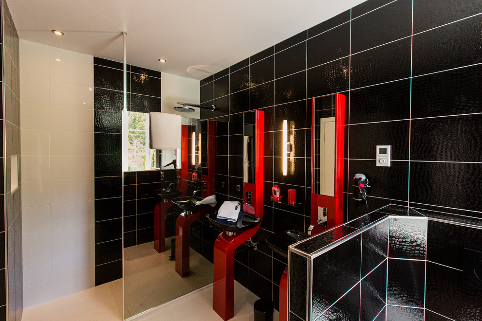Modernes Badezimmer in Bordeaux