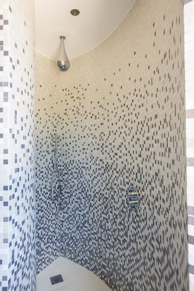 Esempio di una stanza da bagno contemporanea