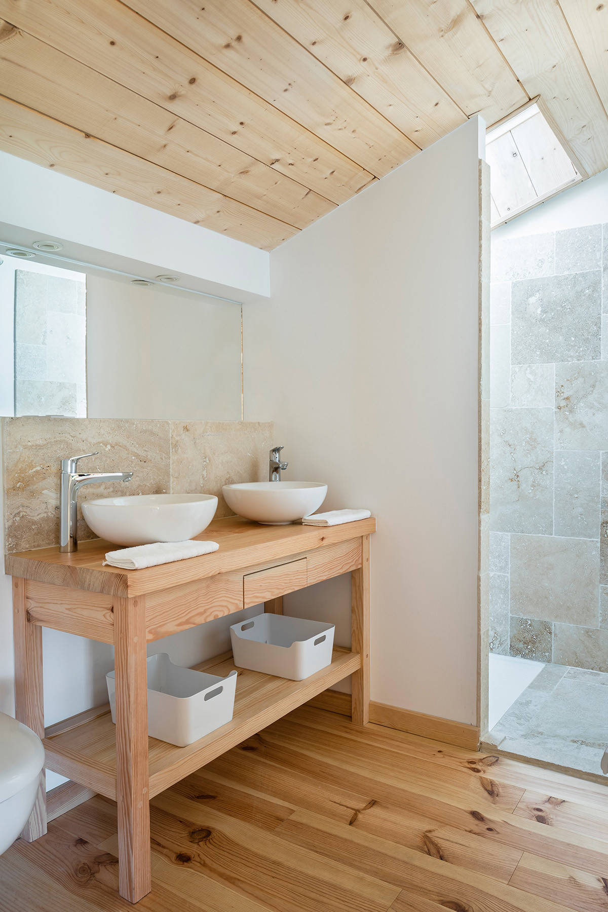 75 photos et idées déco de salles de bain avec du carrelage en travertin -  Juin 2023 | Houzz FR