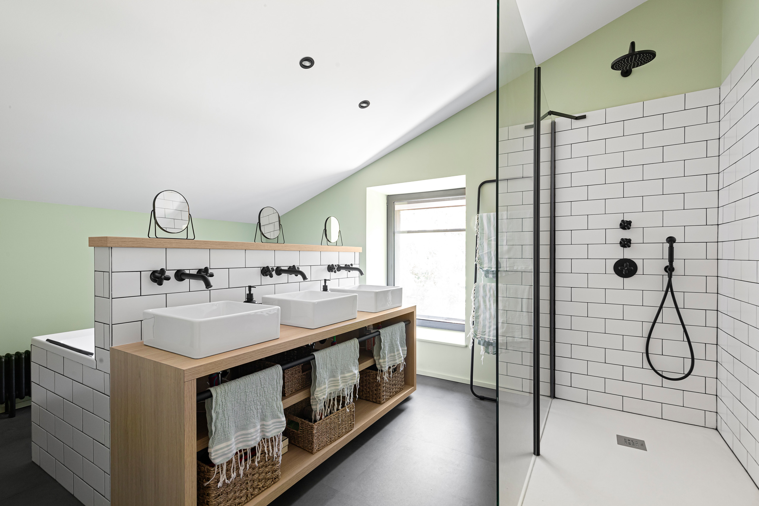 75 photos et idées déco de salles de bain avec un mur vert - Septembre 2023  | Houzz FR