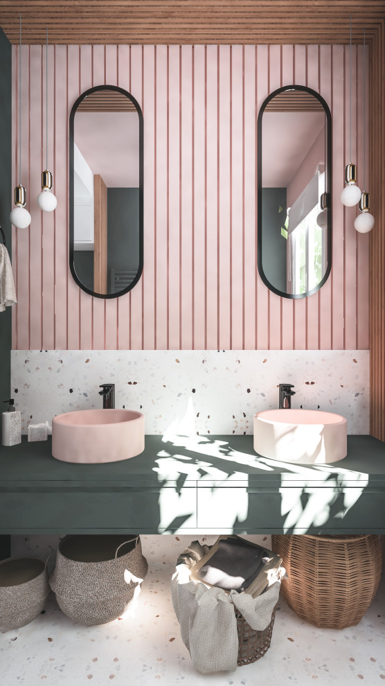 Идея дизайна: маленькая ванная комната в современном стиле с белыми фасадами, душем в нише, белой плиткой, мраморной плиткой, розовыми стенами, полом из терраццо, душевой кабиной, накладной раковиной, белым полом, душем с распашными дверями, тумбой под две раковины и кессонным потолком для на участке и в саду