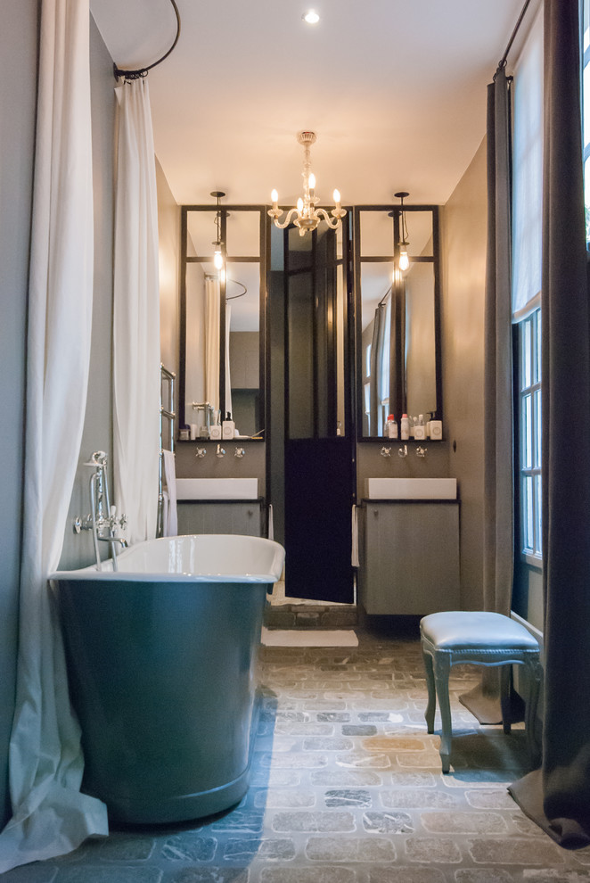 Eklektisches Badezimmer En Suite in Paris