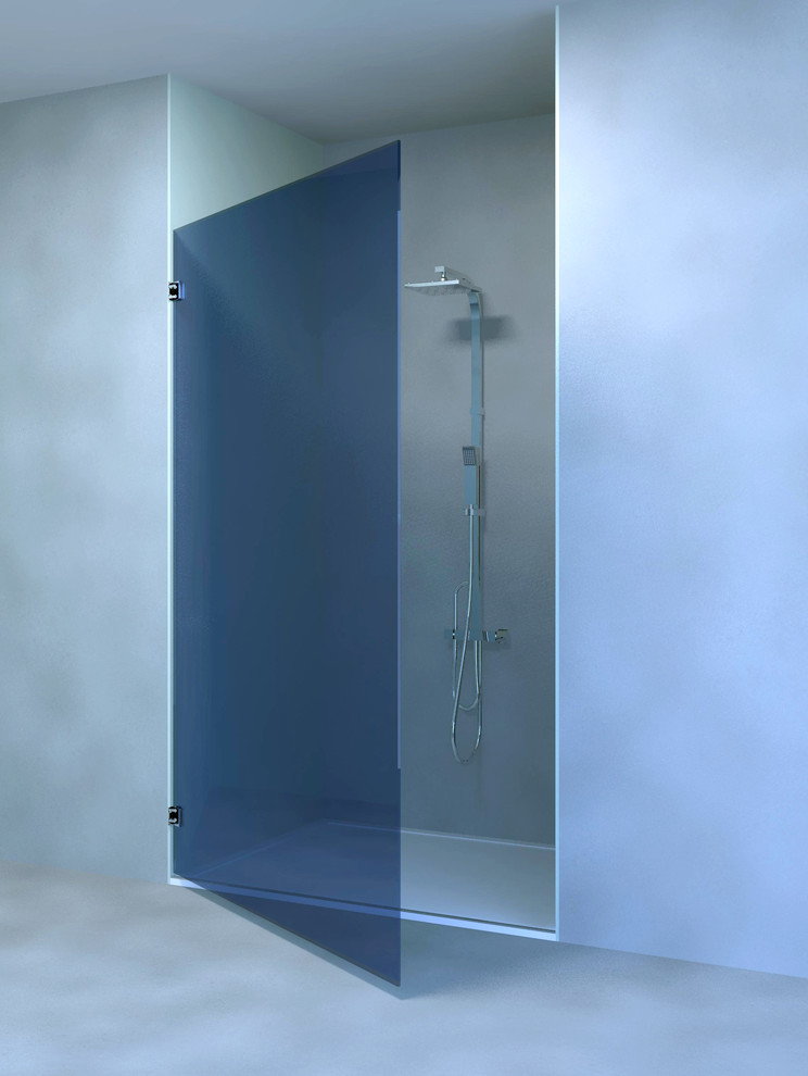 Foto di una stanza da bagno con doccia design di medie dimensioni con doccia alcova, piastrelle beige, pareti bianche e pavimento in cemento