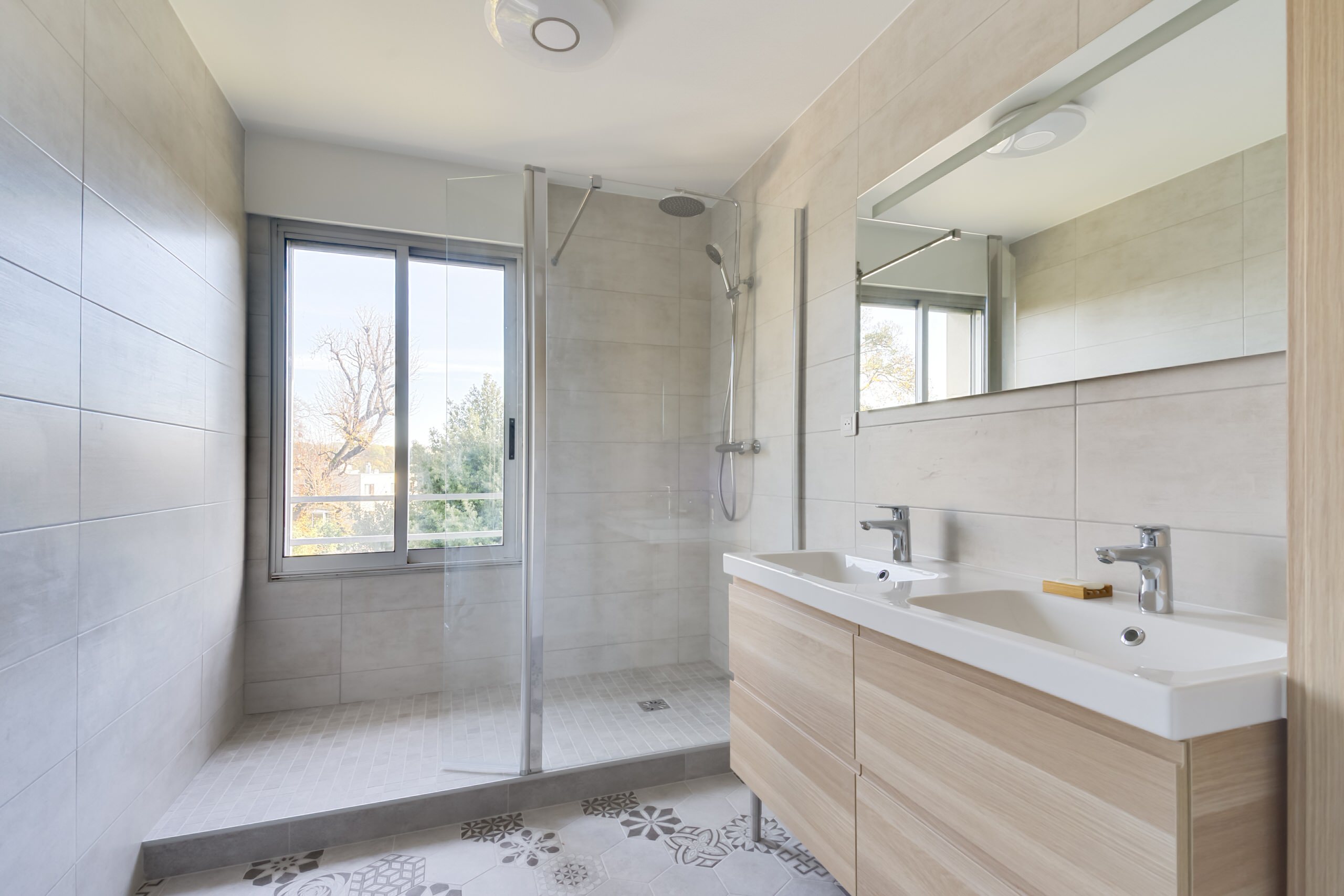 75 photos et idées déco de salles d'eau avec un carrelage beige - Août 2023  | Houzz FR