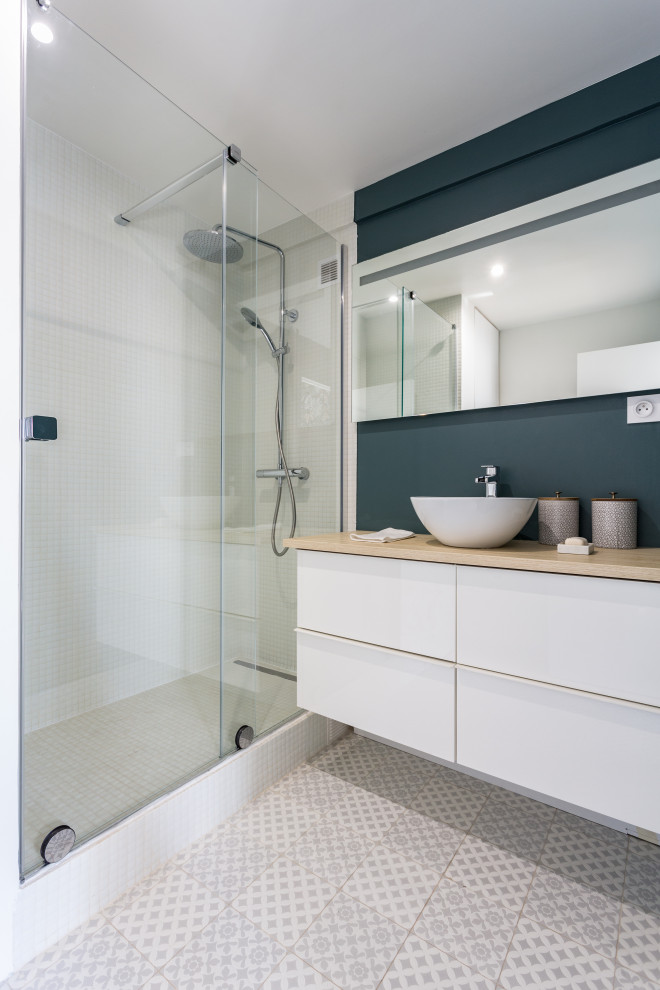 Foto på ett minimalistiskt badrum