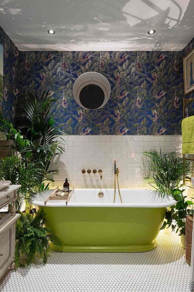 Bild på ett tropiskt badrum