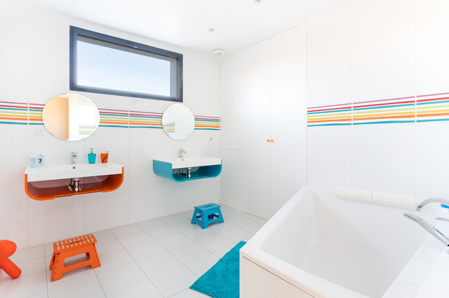 Salle de bain enfants - Contemporary - Bathroom - Paris - by Yvelines  tradition