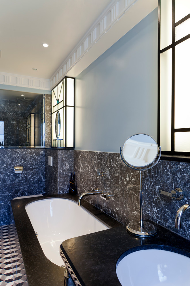 Klassisches Badezimmer En Suite in Paris