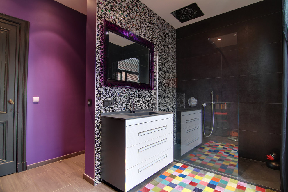 Contemporary bathroom in Lille.