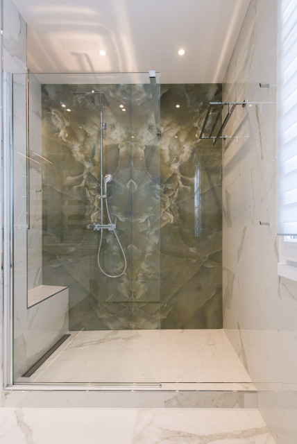 Salle de douche céramique Onice Verde & Calacatta - Bathroom - Paris - by  Marbrerie des Yvelines | Houzz