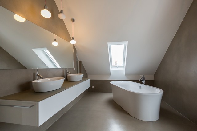 Salles de bains contemporaines en béton ciré - Contemporary - Bathroom