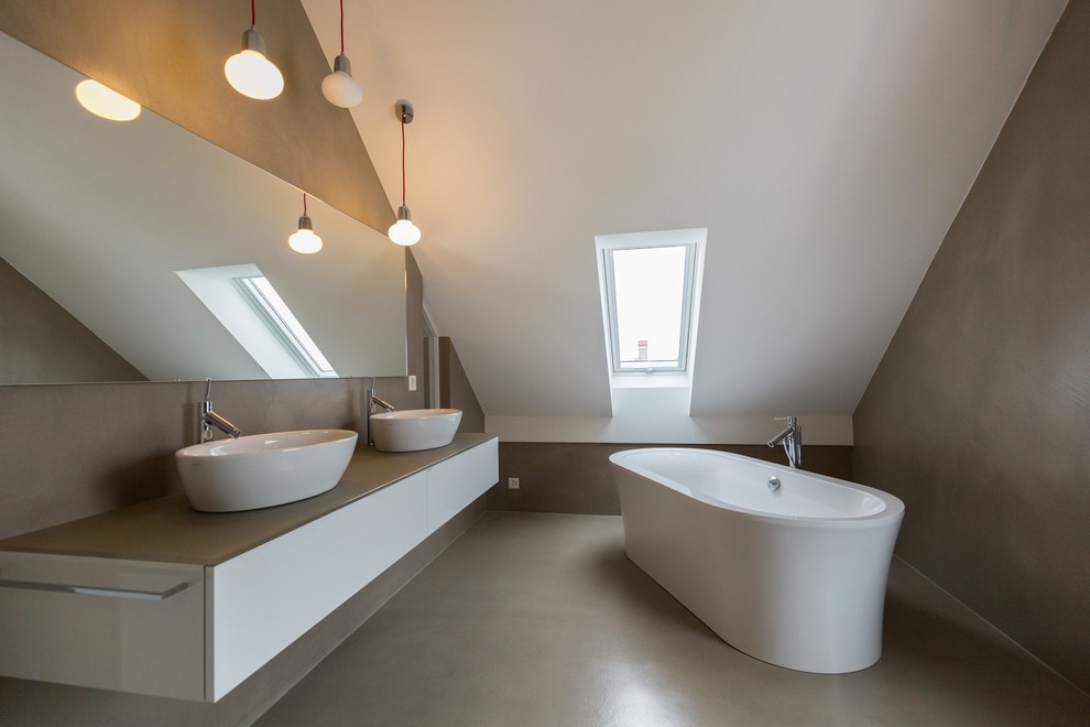 Salles de bains contemporaines en béton ciré - Contemporain - Salle de