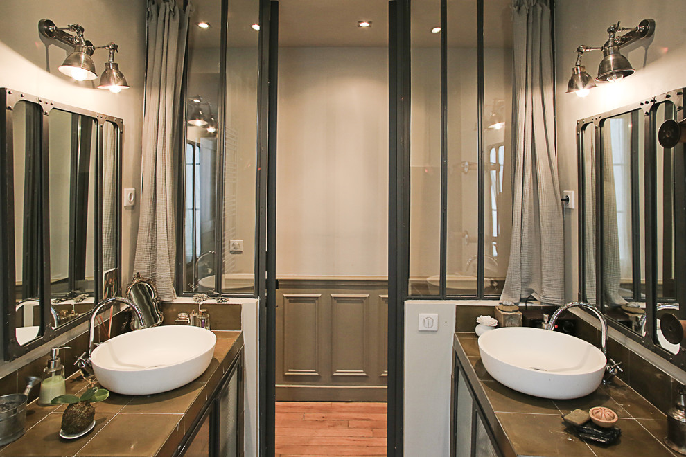 Style industriel rétro - Industriel - Salle de Bain - Paris - par D