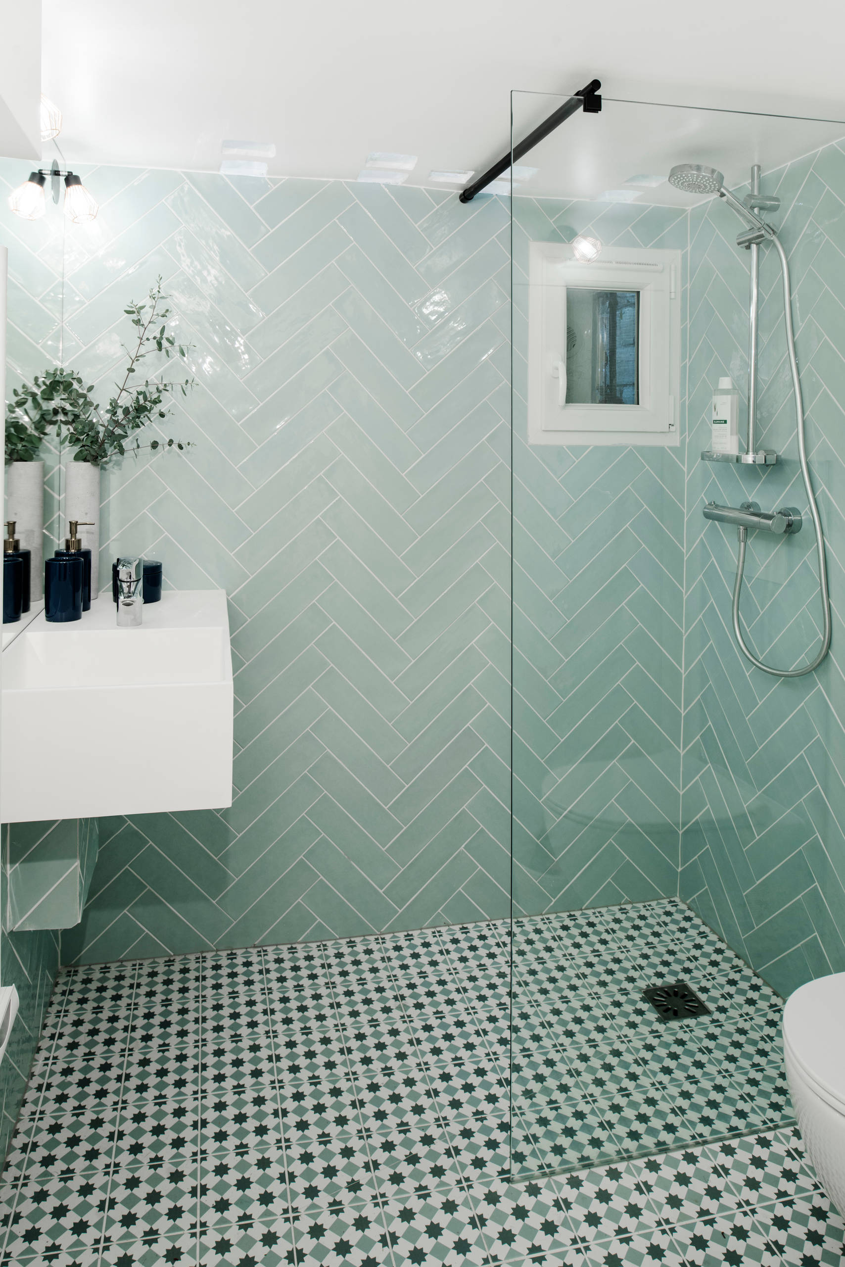 75 photos et idées déco de salles de bain turquoises - Octobre 2023 | Houzz  FR