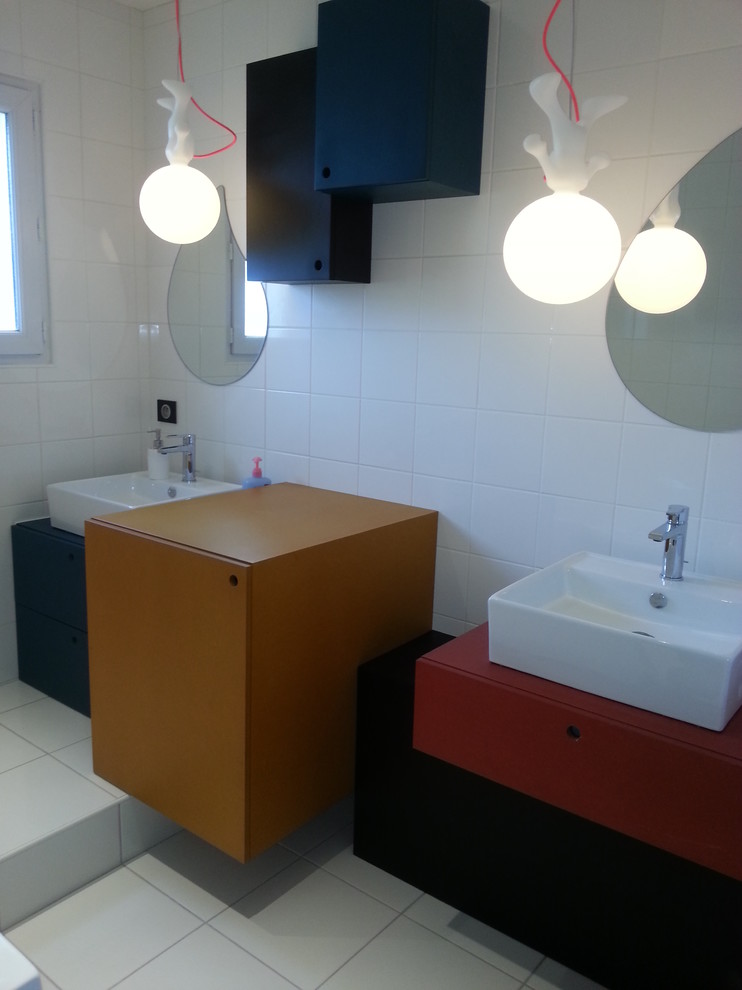 Photo of a contemporary bathroom in Nantes.