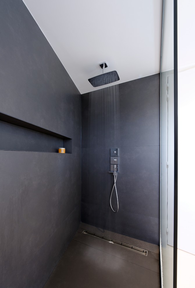 Design ideas for a contemporary bathroom in Strasbourg.