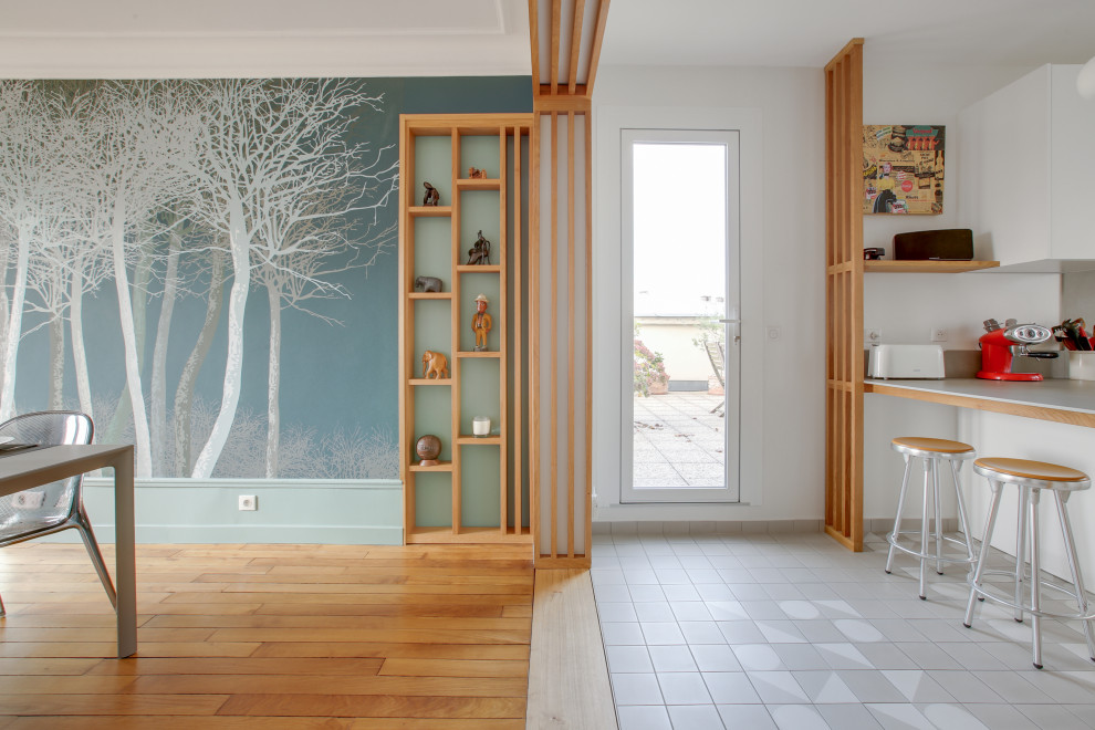 Источник вдохновения для домашнего уюта: гостиная комната в стиле модернизм с синими стенами
