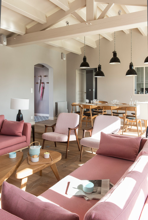 ソファで考える 大人っぽくハイセンスなピンクの使い方 Houzz ハウズ