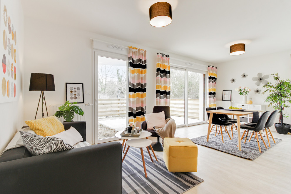 Foto di un soggiorno scandinavo con pavimento in linoleum e pavimento beige