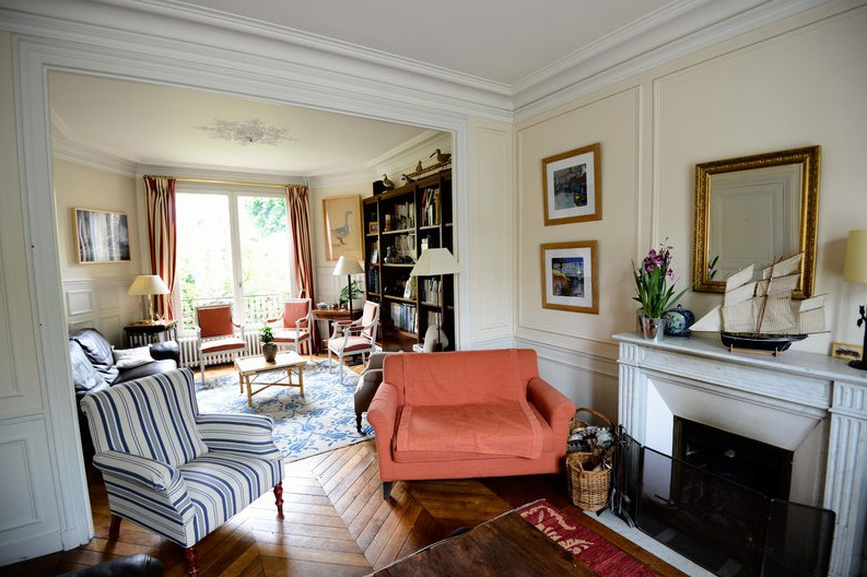 Klassisches Wohnzimmer in Paris