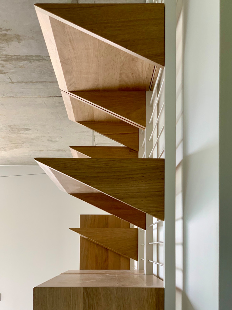 Staircase - contemporary staircase idea in Strasbourg