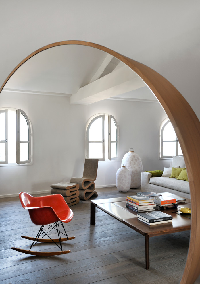 Inspiration for a contemporary games room in Marseille.