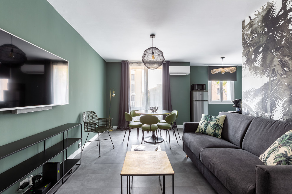 Modelo de sala de estar exótica con paredes verdes, suelo vinílico y suelo gris