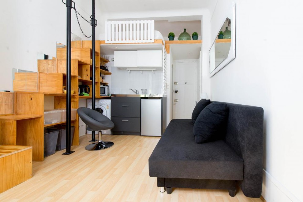 Kleines Modernes Wohnzimmer in Lyon