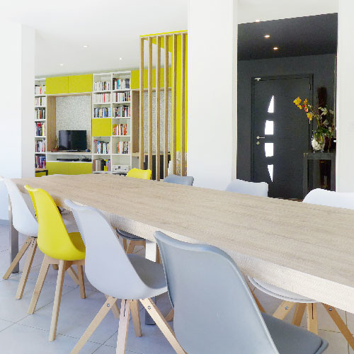 Inspiration for a contemporary family room remodel in Montpellier