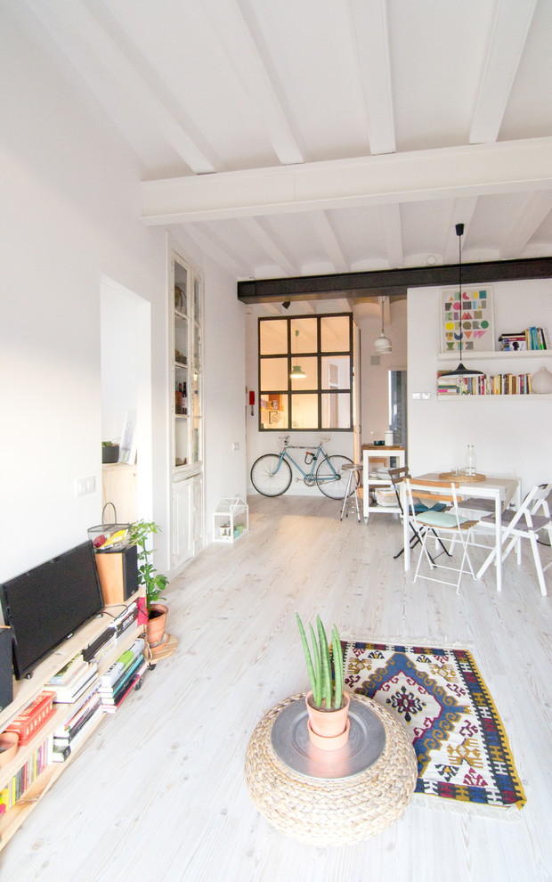 Living room - scandinavian living room idea in Barcelona