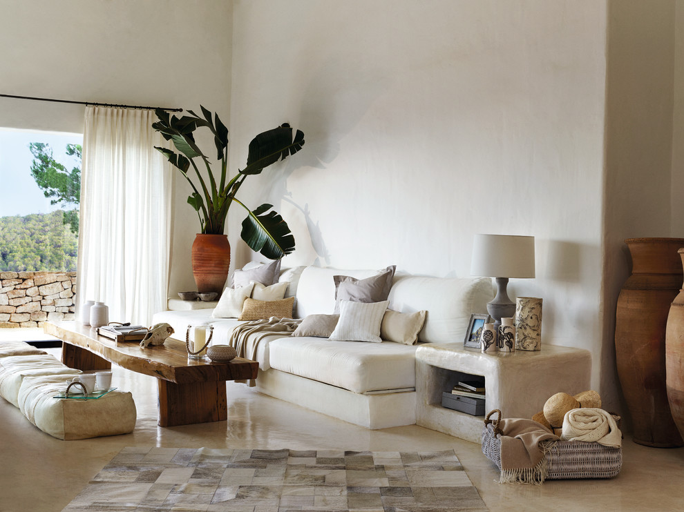 Источник вдохновения для домашнего уюта: гостиная комната:: освещение в средиземноморском стиле