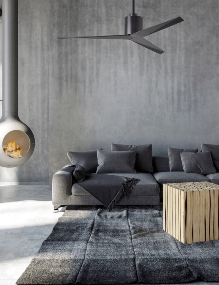 Idée de décoration pour un salon design de taille moyenne et ouvert avec un mur gris, sol en béton ciré, cheminée suspendue, un manteau de cheminée en métal, un sol gris et un mur en parement de brique.