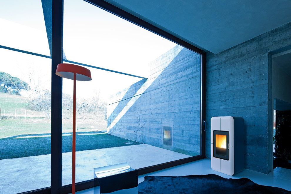 Inspiration for a tropical living room remodel in Palma de Mallorca