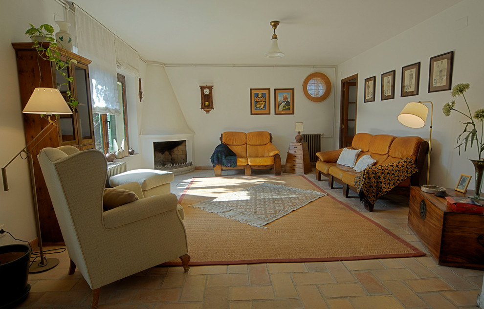 Design ideas for a traditional living room in Malaga.