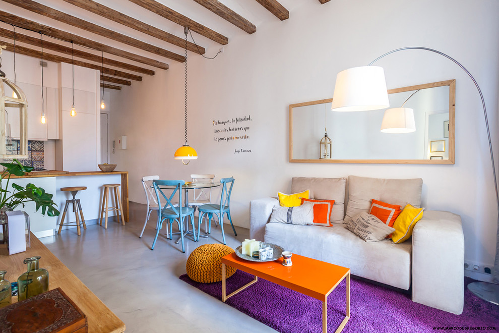 Свежая идея для дизайна: гостиная комната среднего размера в современном стиле с бетонным полом и серым полом - отличное фото интерьера