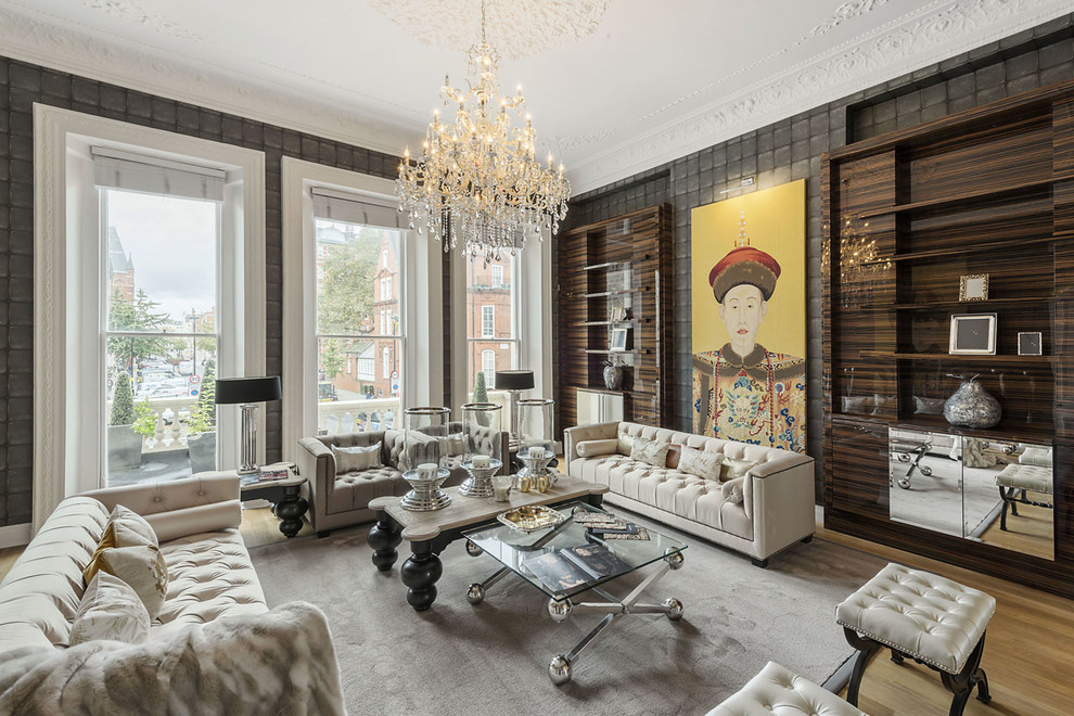 Diseño de salón para visitas abierto contemporáneo sin televisor con paredes grises, suelo de madera clara y suelo beige