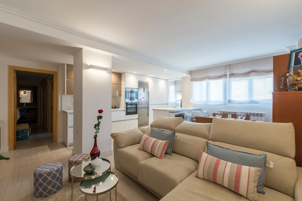 proyecto minimal Contemporary Living Room Madrid by Ann Noveau