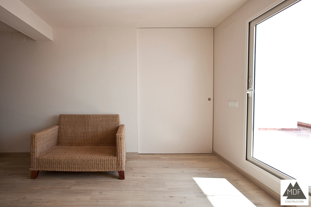 Design ideas for a scandinavian living room in Valencia.