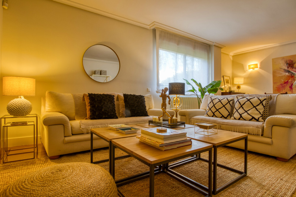 Стильный дизайн: гостиная комната среднего размера - последний тренд