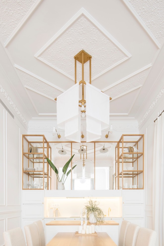 Idee per un soggiorno contemporaneo di medie dimensioni e aperto con pareti bianche, pavimento in legno massello medio e pavimento beige