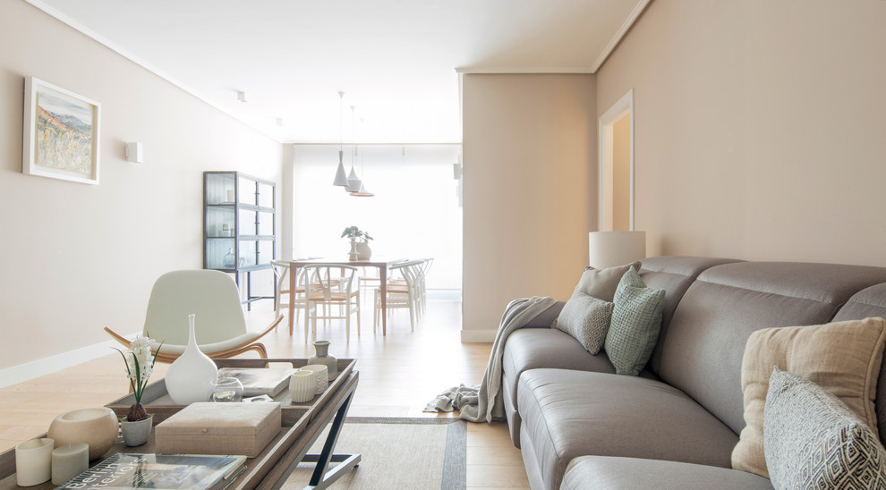 Design ideas for a scandinavian living room in Bilbao.