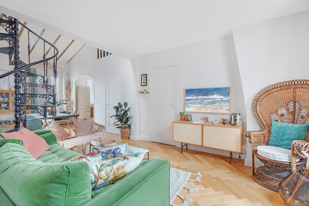 This is an example of a scandi living room in Paris.