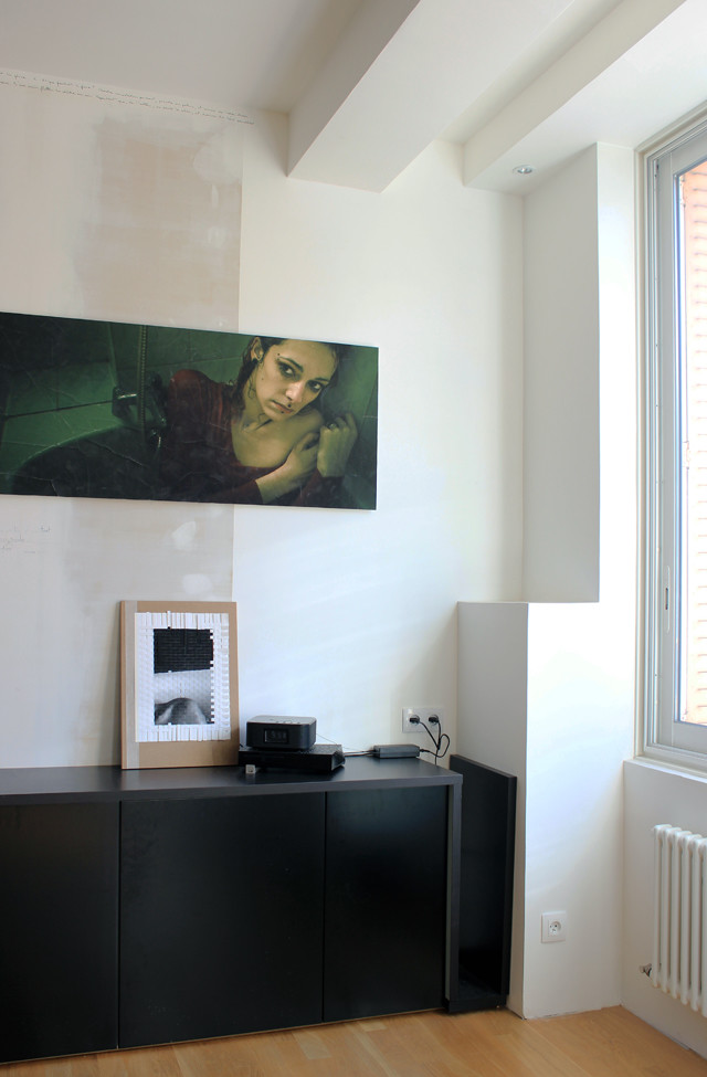 Living room - contemporary living room idea in Grenoble