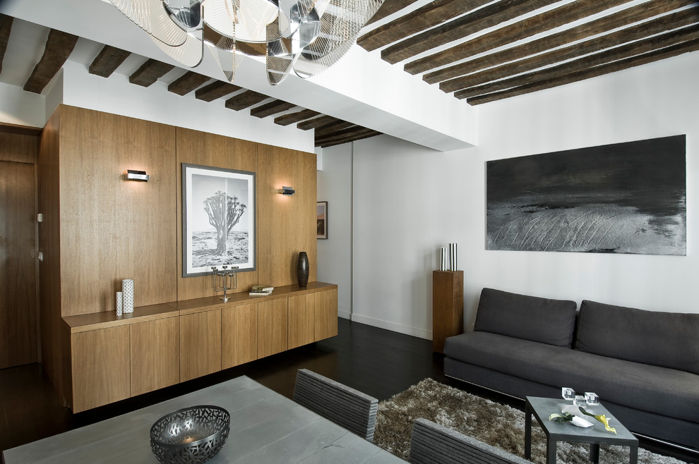 Diseño de salón abierto contemporáneo de tamaño medio sin chimenea y televisor con paredes blancas