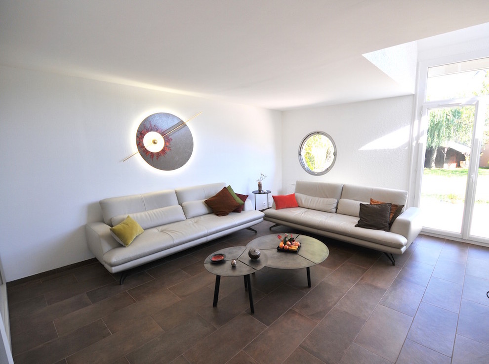 Photo of a contemporary living room in Angers.