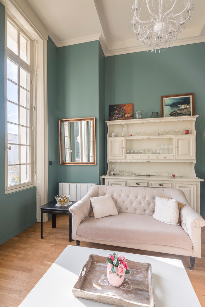 Duplex Dans Un Chateau Rocherais Salon Romantique Transitional Living Room Nantes By Stanislas Ledoux Houzz