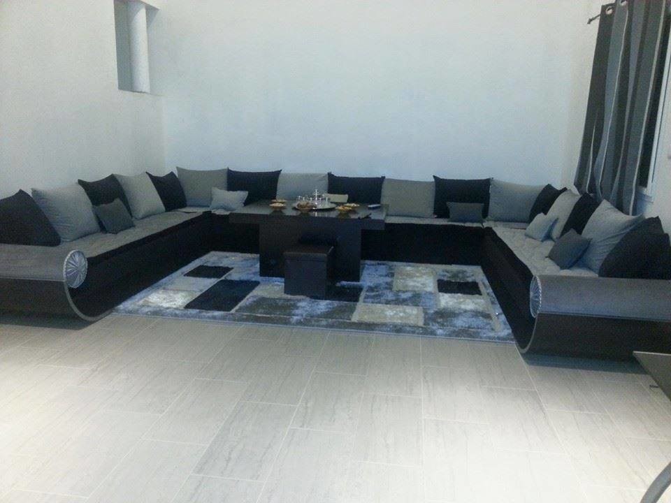 Living room - modern living room idea in Angers