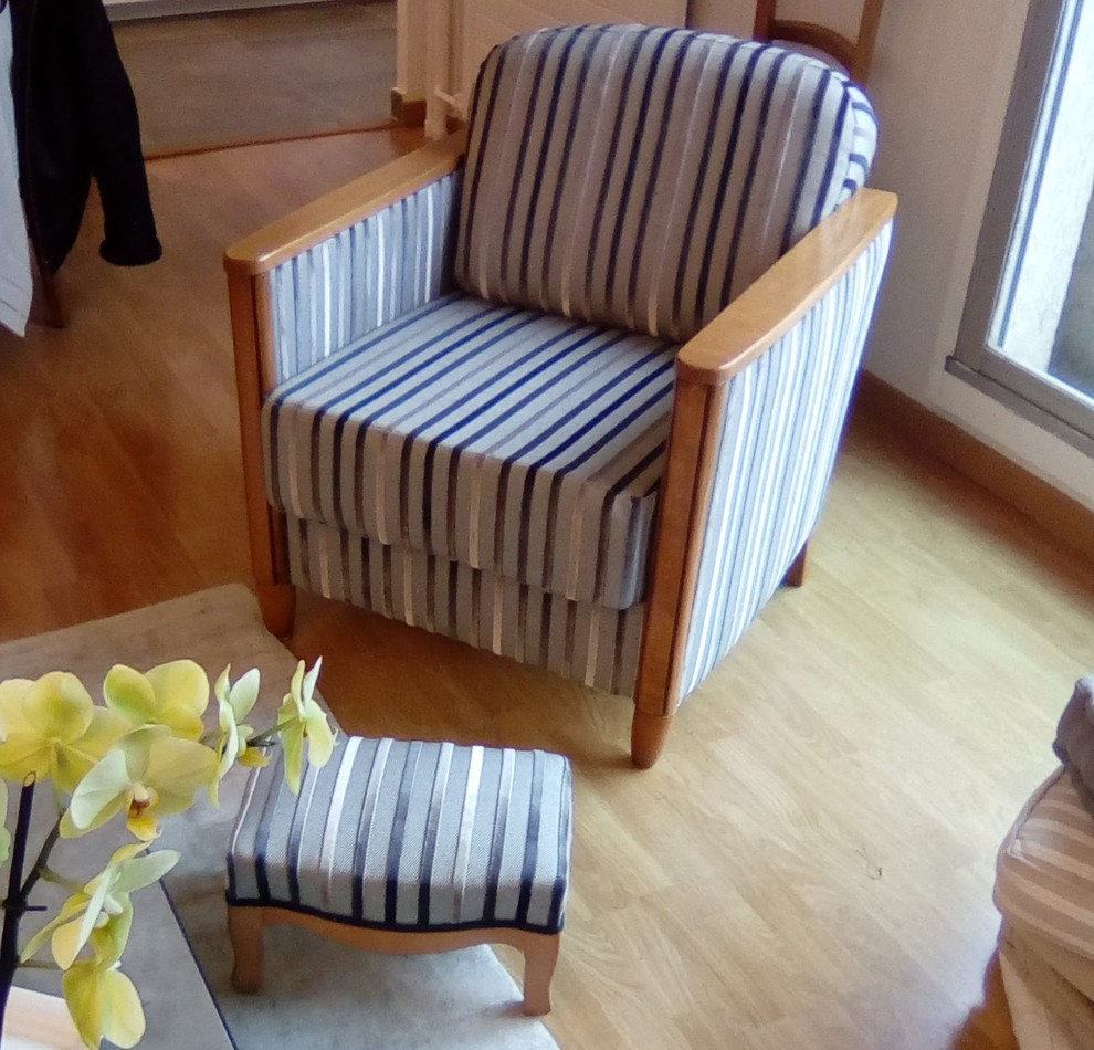 Vends salon (2 fauteuils et grand repose pieds) - Ameublement