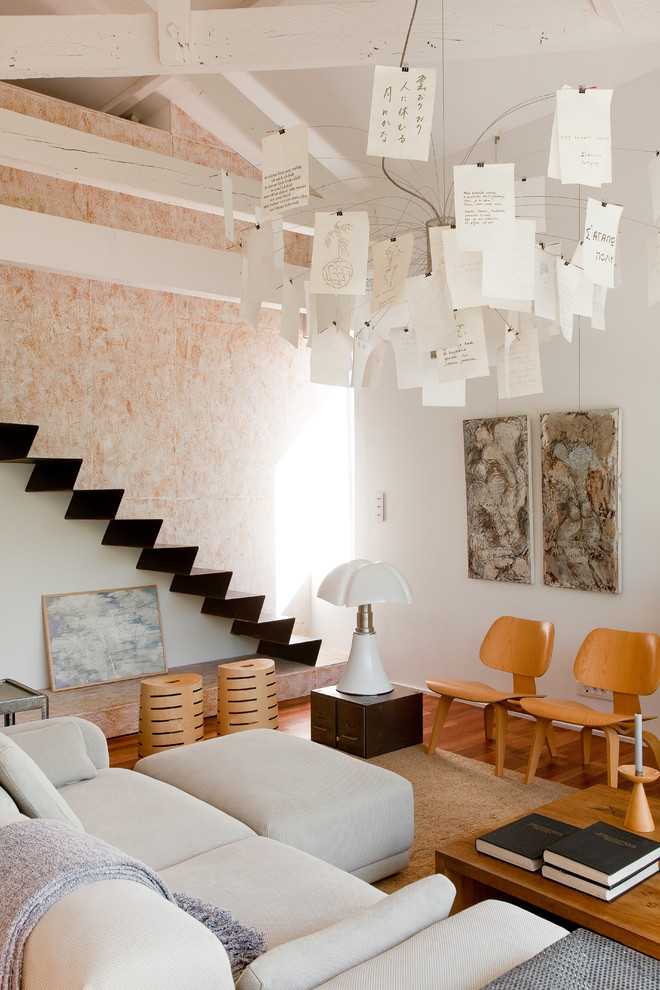 Ispirazione per un piccolo soggiorno scandinavo con sala formale, pareti bianche e parquet chiaro