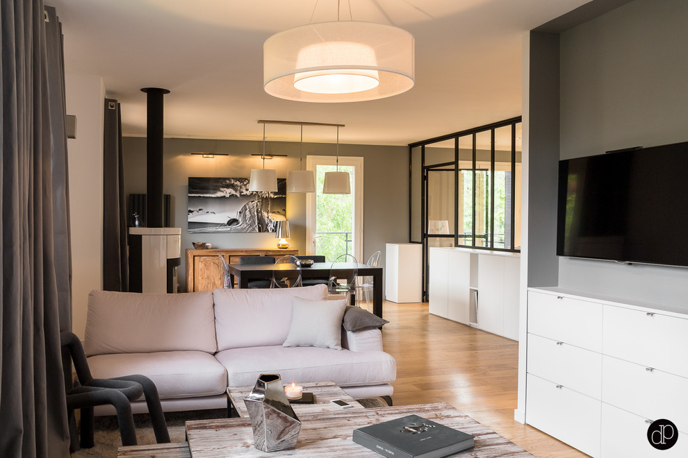 Maison Lyon 9ème Contemporary Living Room Lyon by DECORATION